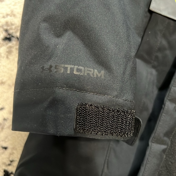 Under Armour Mahlon Waterproof Hooded Pullover jacket Black Grey Boys M L Ski - Picture 6 of 14